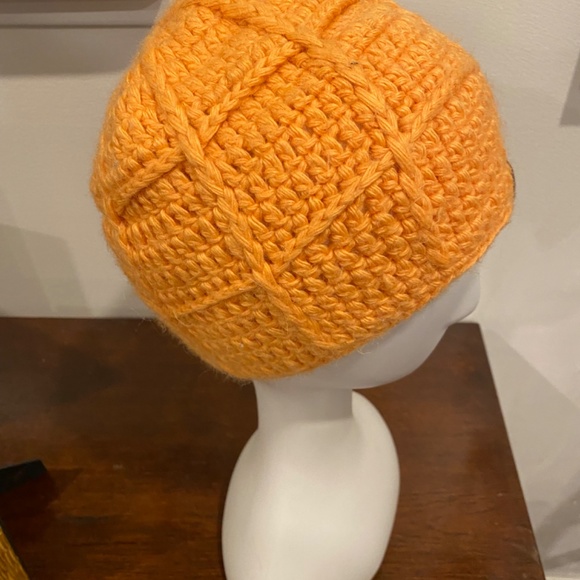 Women’s wool /alpaca mix touque - Picture 5 of 7